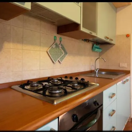 Airport-port-commercial Center-garden-trilo Per 6 Persone Wi Fi -verde Appartamento